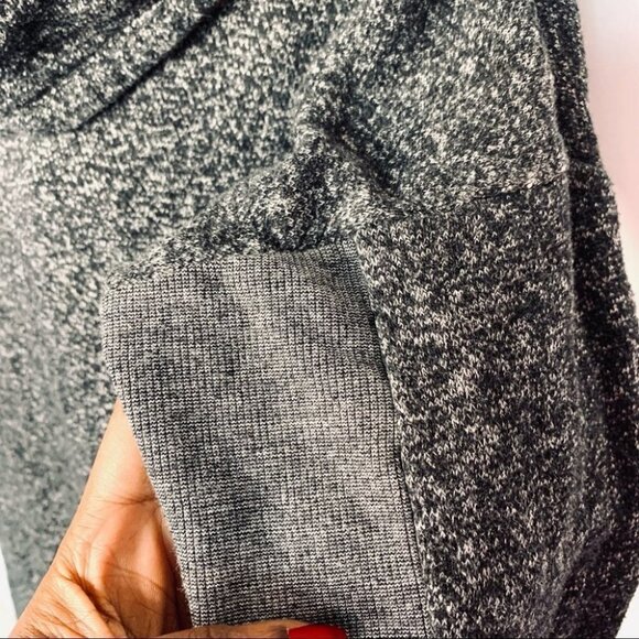 TOMMY HILFIGER  TURTLENECK LOOSE GREY BLACK TOP SWEATER SIZE MEDIUM - Picture 6 of 9